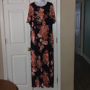 Paisley Grace  Maxi navy floral print dress    Sz XXL